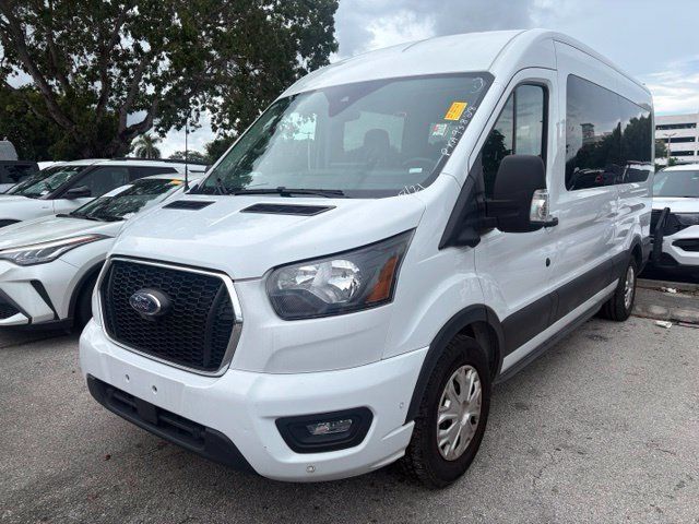 Used 2023 Ford Transit 350 XLT RWD image 4