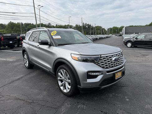 Certified 2021 Ford Explorer Platinum w/ Equipment Group 601A AWD/4WD image 8