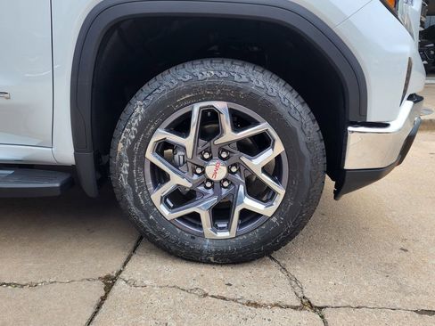 New 2026 GMC Sierra 1500 SLT image 51