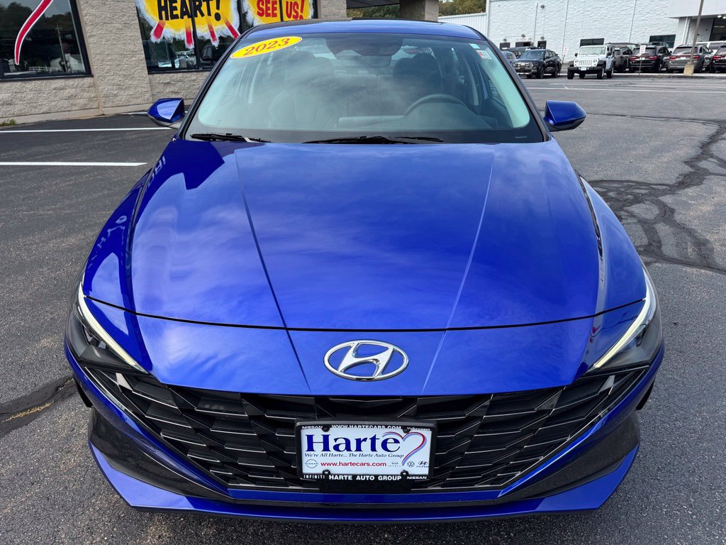 Used 2023 Hyundai Elantra Limited FWD image 2