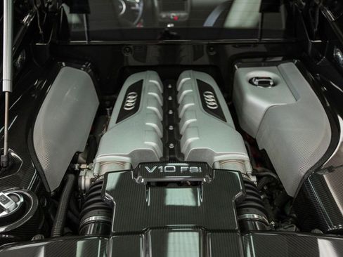 Used 2015 Audi R8 V10 plus w/ Full Leather Package image 39