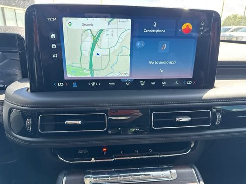 Used 2025 Lincoln Aviator Reserve w/ Luxury Package AWD/4WD image 16