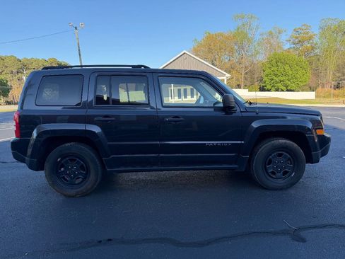 Used 2015 Jeep Patriot Sport FWD image 9