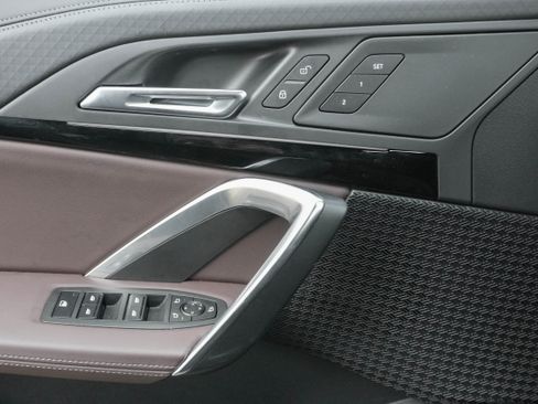 Certified 2025 BMW X2 xDrive28i image 16