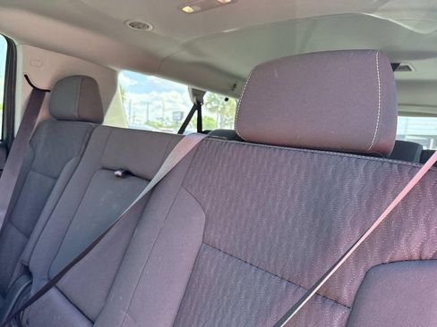 Used 2017 GMC Yukon XL SLE w/ SLE Value Package image 17