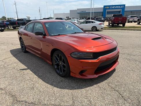 Used 2022 Dodge Charger R/T w/ Plus Group RWD image 2