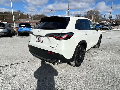 New 2026 Honda HR-V Sport image 4