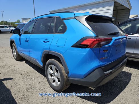 Used 2021 Toyota RAV4 XLE image 9