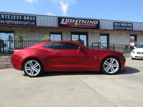 Used 2016 Chevrolet Camaro LT RWD image 5