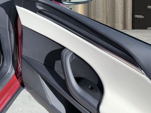 Used 2025 Tesla Model X Plaid image 61