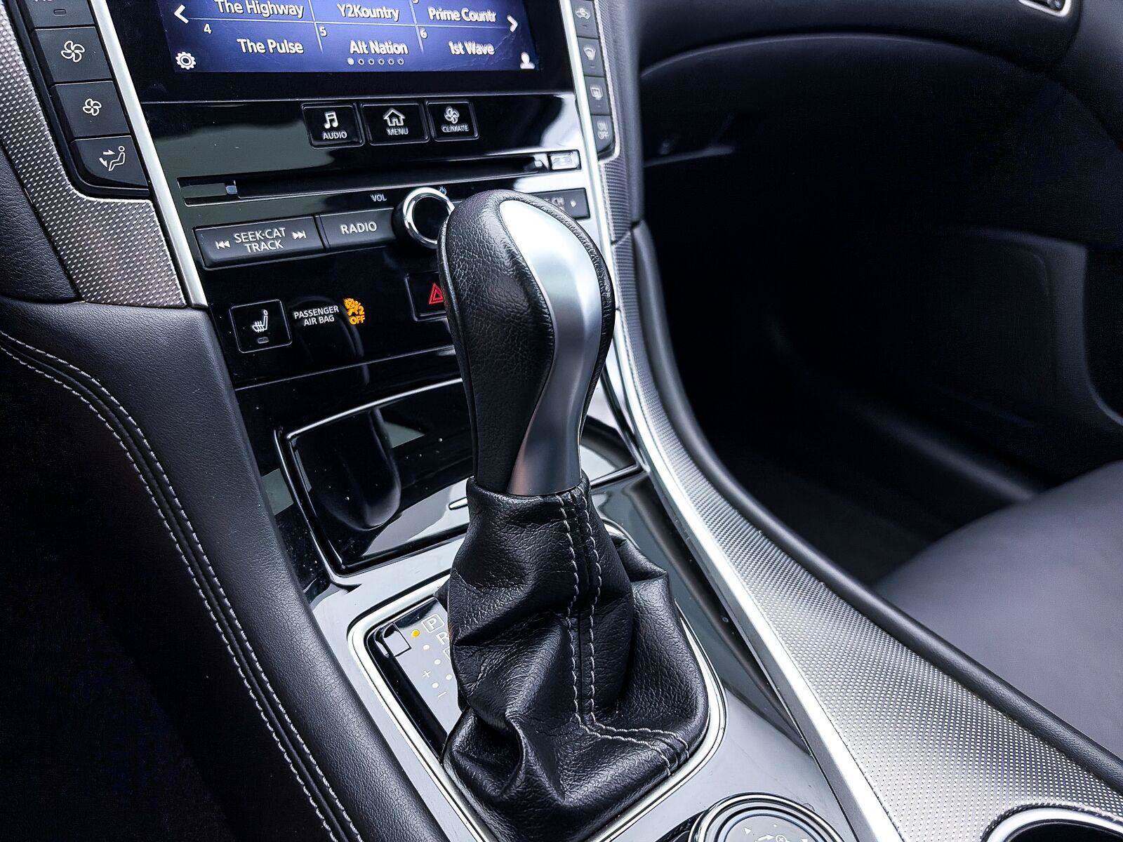 Used 2015 INFINITI Q50 Premium w/ Navigation Package RWD image 23