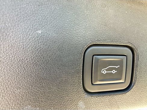 Used 2024 Cadillac Lyriq Luxury RWD image 31
