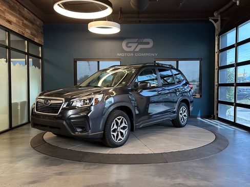 Used 2019 Subaru Forester Premium AWD/4WD image 7