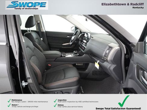 New 2025 Nissan Pathfinder Platinum w/ Cargo Package image 23