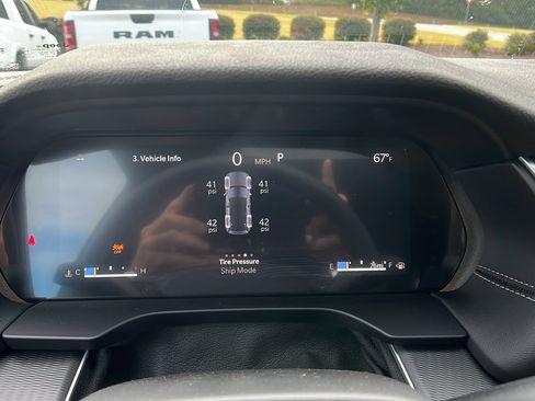 New 2025 Jeep Grand Cherokee 4WD image 27