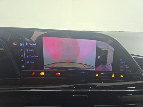 Certified 2024 Cadillac Escalade ESV Sport Platinum image 9