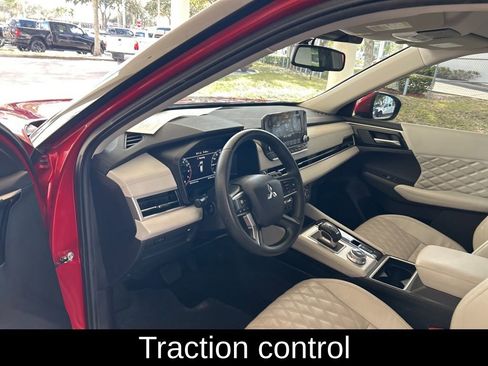 Used 2023 Mitsubishi Outlander SEL image 6