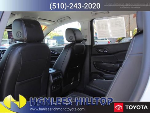 Used 2023 GMC Acadia SLT image 15