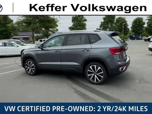 Certified 2023 Volkswagen Taos SE FWD image 8
