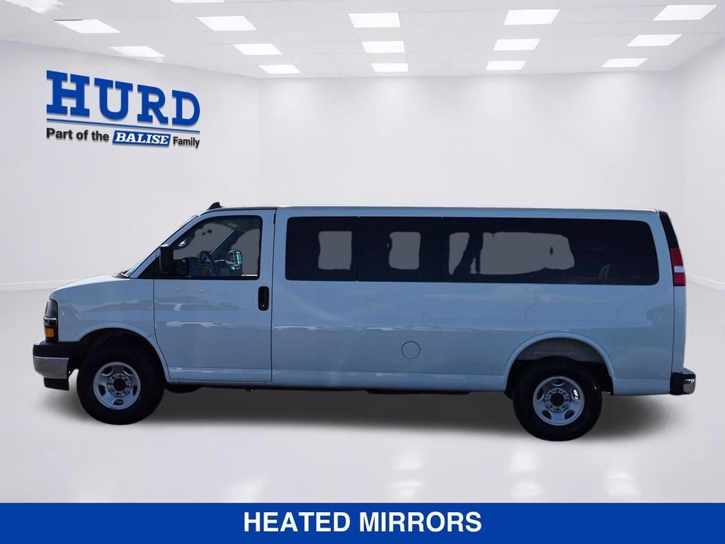 Used 2025 Chevrolet Express 3500 LT w/ LT Preferred Equipment Group RWD image 6