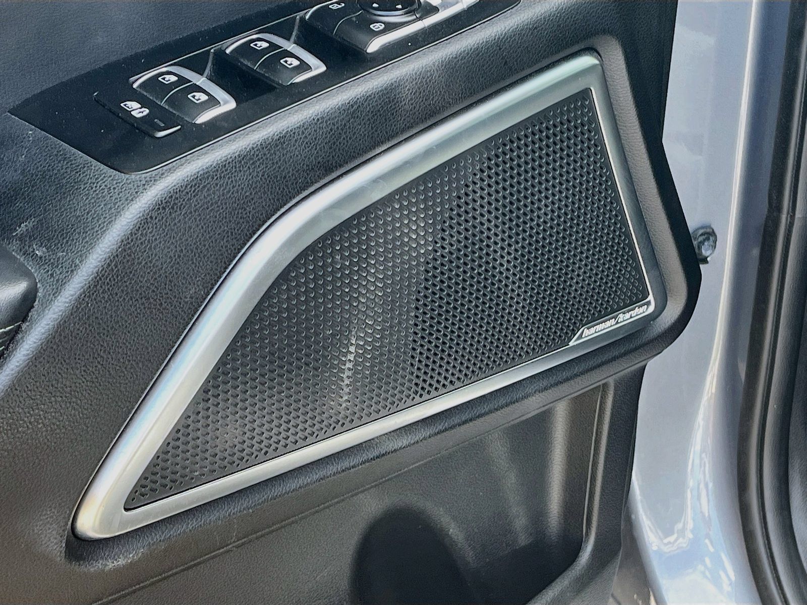 Used 2024 Kia Telluride SX FWD image 19