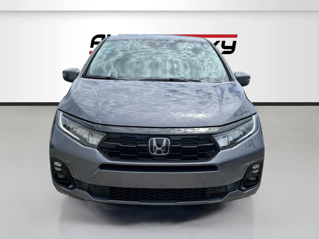 Used 2025 Honda Odyssey Touring image 2