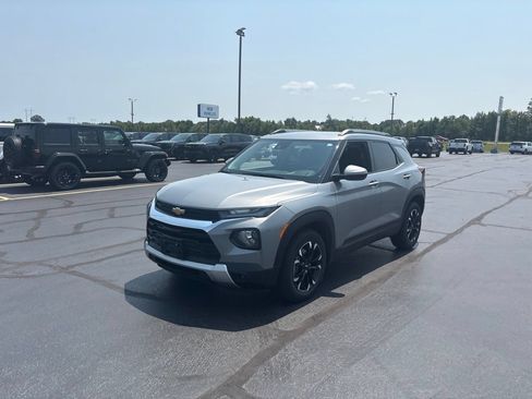 Used 2023 Chevrolet TrailBlazer LT FWD image 4