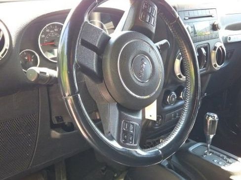 Used 2015 Jeep Wrangler Unlimited Sahara w/ Max Tow Package AWD/4WD image 14