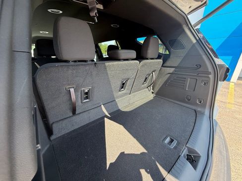 Used 2024 Chevrolet Traverse LT w/ Enhanced Driving Package image 28