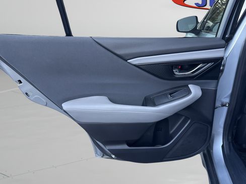 Used 2020 Subaru Outback Premium image 8