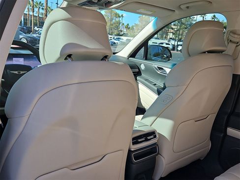 Certified 2025 Genesis GV80 2.5T Select image 16