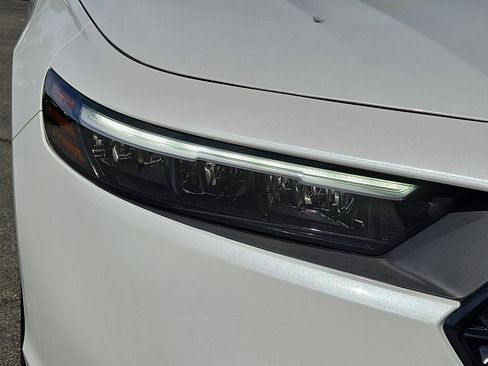 Certified 2025 Honda Accord SE image 9