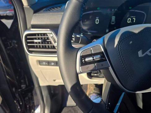 New 2025 Kia Telluride S image 15