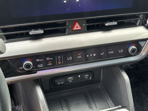 Certified 2024 Kia Sportage EX FWD image 16