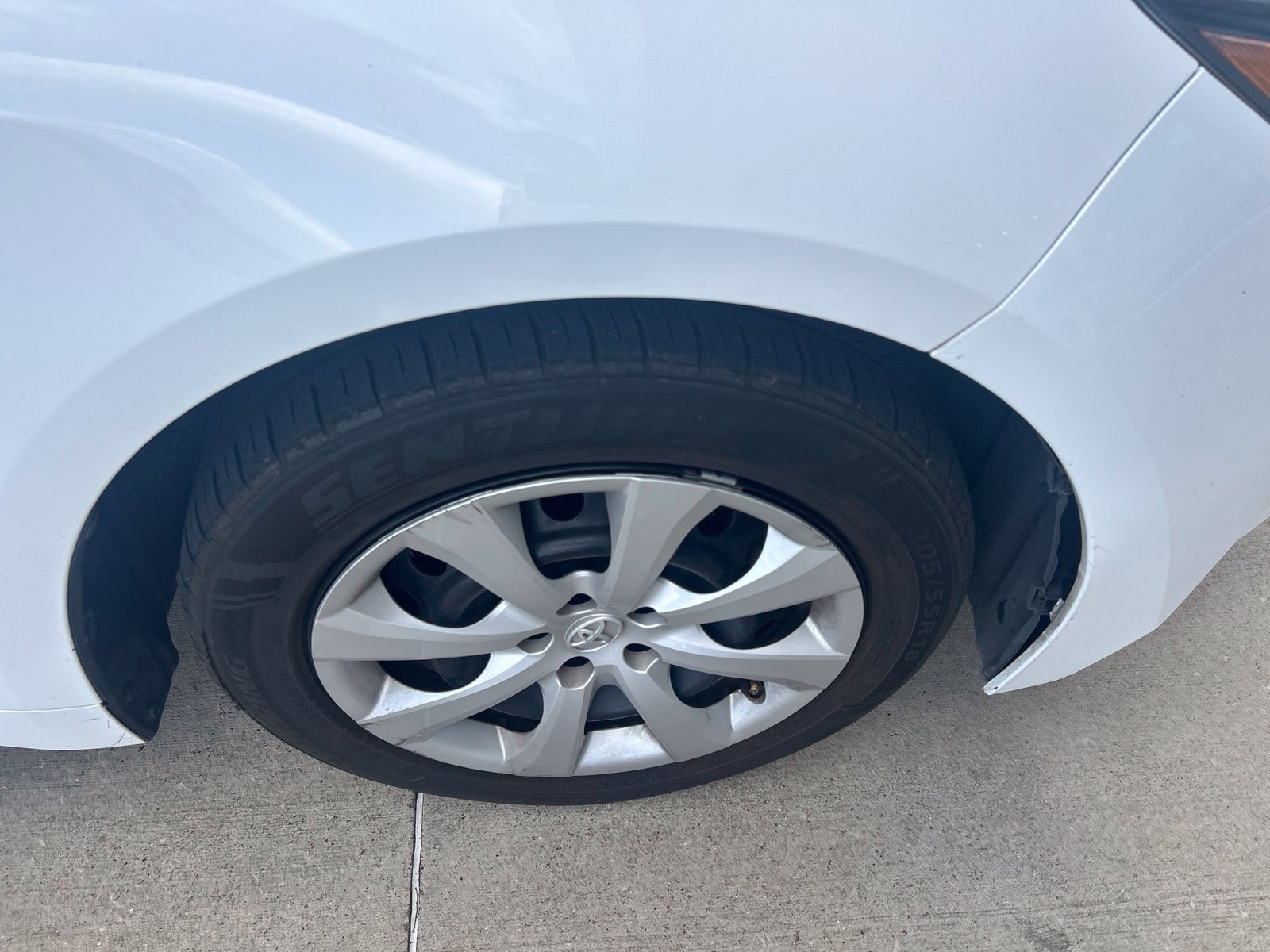 Used 2025 Toyota Corolla LE FWD image 6
