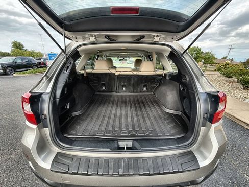 Used 2017 Subaru Outback 3.6R Limited AWD/4WD image 19