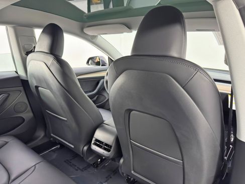 Used 2023 Tesla Model 3 Standard Range image 37