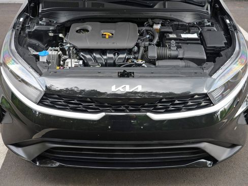 Used 2023 Kia Forte LXS w/ LXS Technology Package FWD image 7