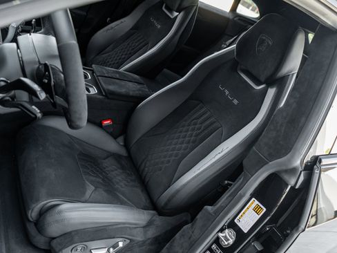 Used 2023 Lamborghini Urus Performante AWD/4WD image 26