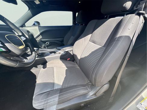 Used 2019 Dodge Challenger SXT RWD image 11