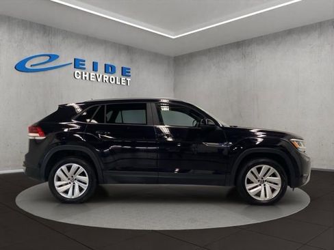 Used 2020 Volkswagen Atlas Cross Sport SE w/ Panoramic Sunroof Package AWD/4WD image 2