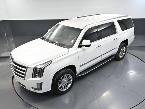 Used 2017 Cadillac Escalade ESV 4WD image 65