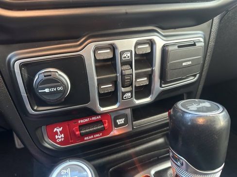 Used 2020 Jeep Wrangler Unlimited Rubicon w/ Dual Top Group image 32