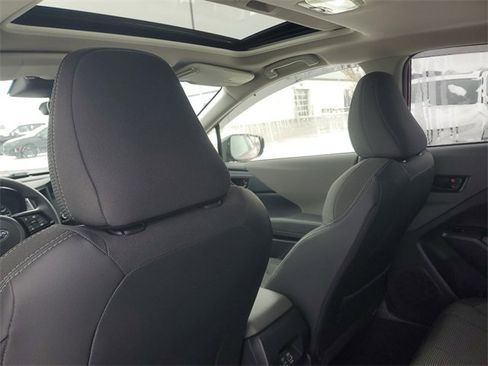 Used 2024 Subaru Crosstrek 2.0i Premium image 10