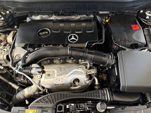 Used 2023 Mercedes-Benz GLB 250 4MATIC image 32