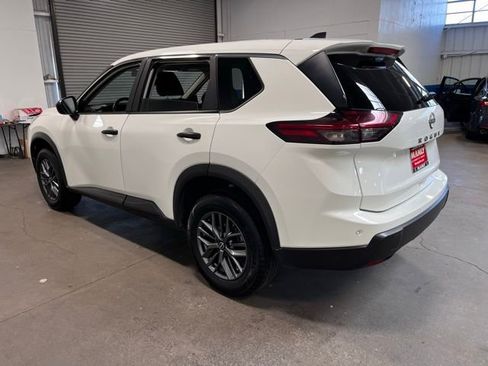 Used 2024 Nissan Rogue S FWD image 5