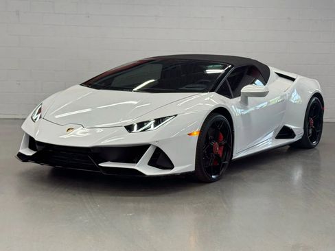 Used 2020 Lamborghini Huracan EVO image 2