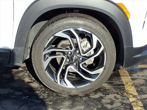 Used 2024 Chevrolet TrailBlazer RS w/ Convenience Package image 9