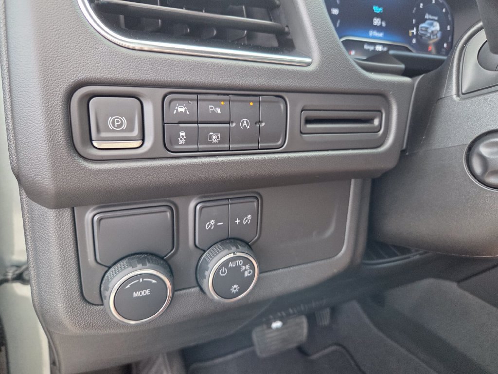 Used 2024 Chevrolet Tahoe LT w/ Luxury Package RWD image 23