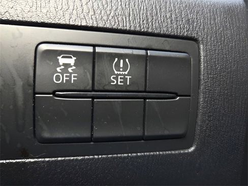 Used 2017 Toyota Yaris iA image 16